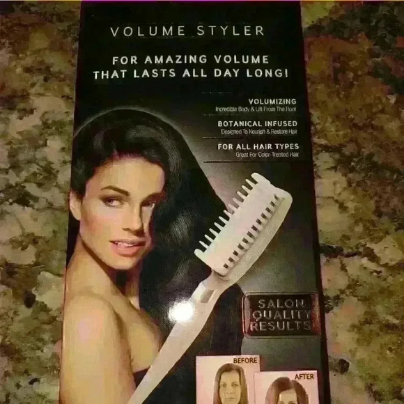 Stunning volume styler brush for amazing volume that lasts all day.nib - Picture 3 of 10